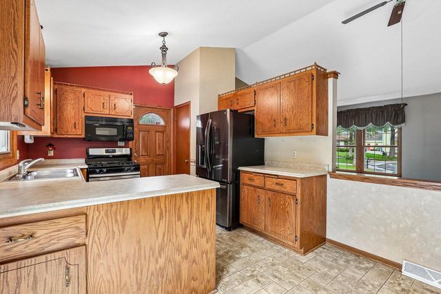 9329 W Fairlane COURT, Milwaukee, WI 53224