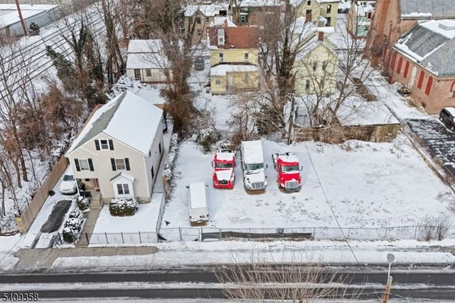 27 Oakwood Ave, City Of Orange Twp., NJ 07050