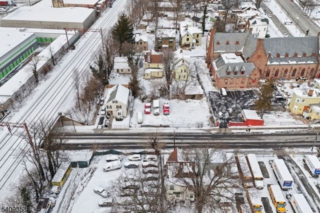 27 Oakwood Ave, City Of Orange Twp., NJ 07050