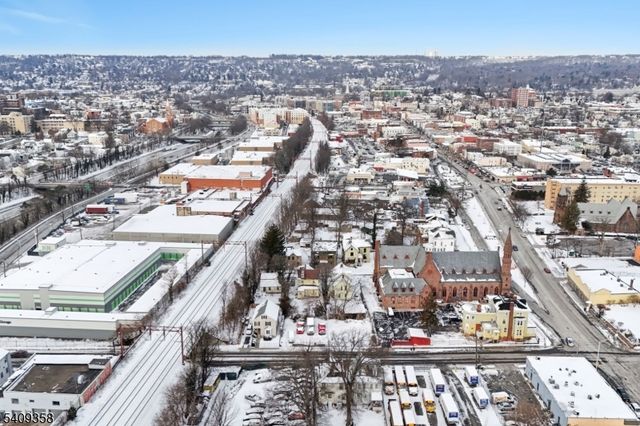 27 Oakwood Ave, City Of Orange Twp., NJ 07050