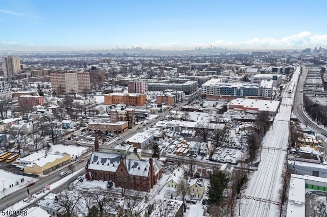 27 Oakwood Ave, City Of Orange Twp., NJ 07050