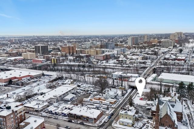 27 Oakwood Ave, City Of Orange Twp., NJ 07050