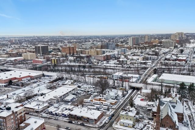 27 Oakwood Ave, City Of Orange Twp., NJ 07050