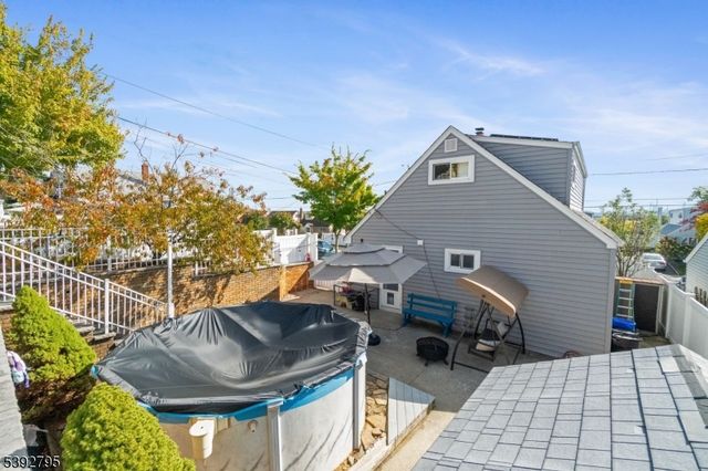 340 Marsan Dr, Carlstadt Boro, NJ 07072