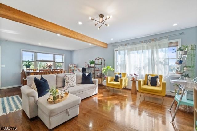 340 Marsan Dr, Carlstadt Boro, NJ 07072