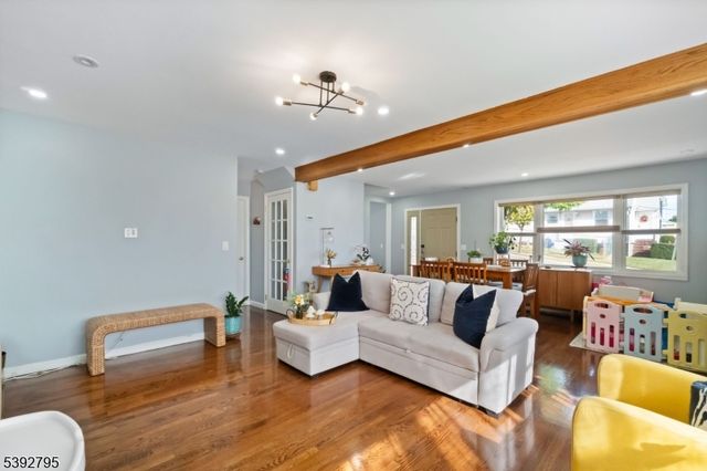 340 Marsan Dr, Carlstadt Boro, NJ 07072