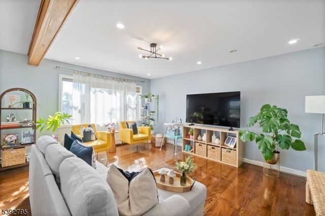 340 Marsan Dr, Carlstadt Boro, NJ 07072