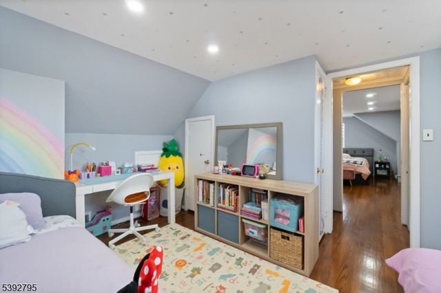 340 Marsan Dr, Carlstadt Boro, NJ 07072