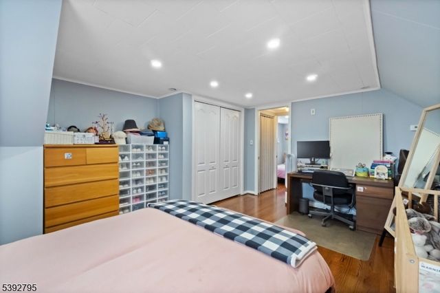 340 Marsan Dr, Carlstadt Boro, NJ 07072