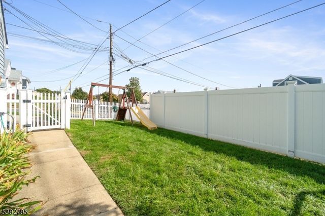 340 Marsan Dr, Carlstadt Boro, NJ 07072