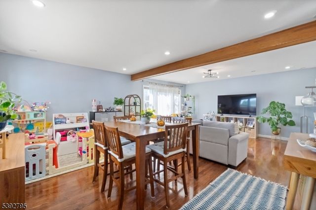 340 Marsan Dr, Carlstadt Boro, NJ 07072