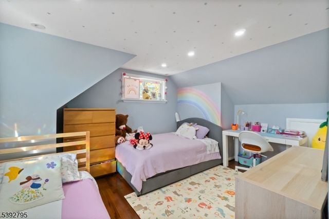 340 Marsan Dr, Carlstadt Boro, NJ 07072