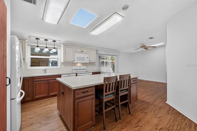 3318 WEKIVA ROAD, Tavares, FL 32778