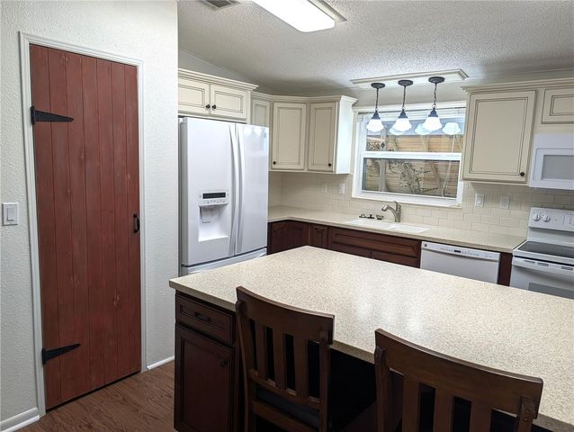 3318 WEKIVA ROAD, Tavares, FL 32778