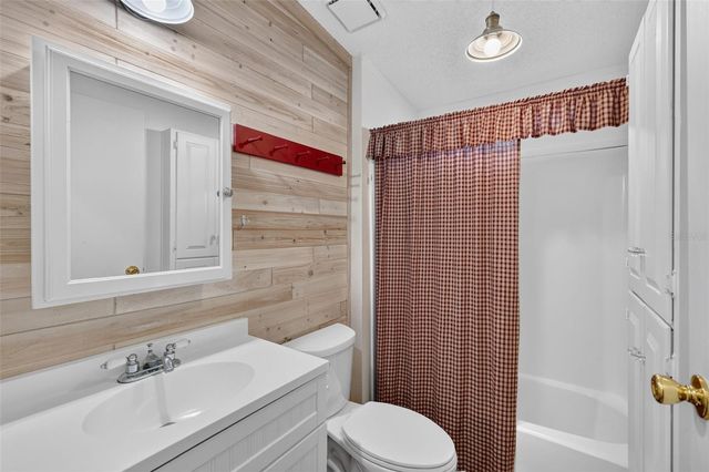 3318 WEKIVA ROAD, Tavares, FL 32778