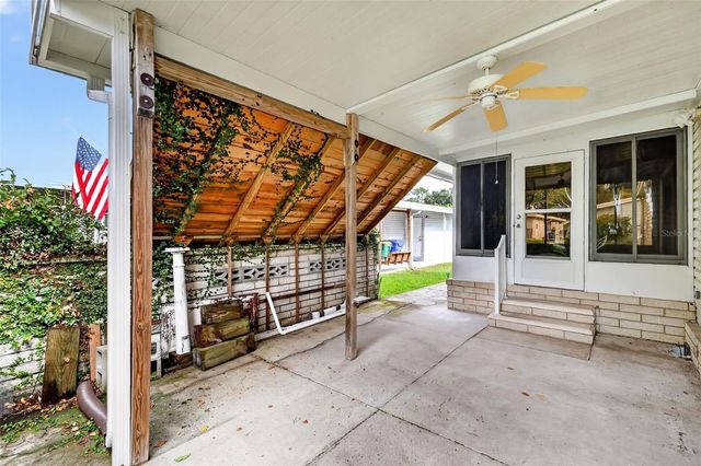 3318 WEKIVA ROAD, Tavares, FL 32778