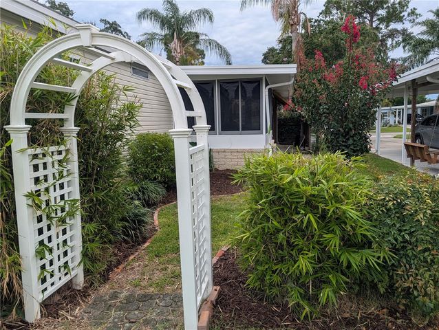 3318 WEKIVA ROAD, Tavares, FL 32778