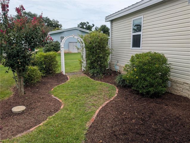 3318 WEKIVA ROAD, Tavares, FL 32778