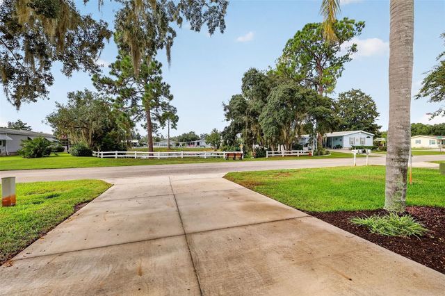 3318 WEKIVA ROAD, Tavares, FL 32778