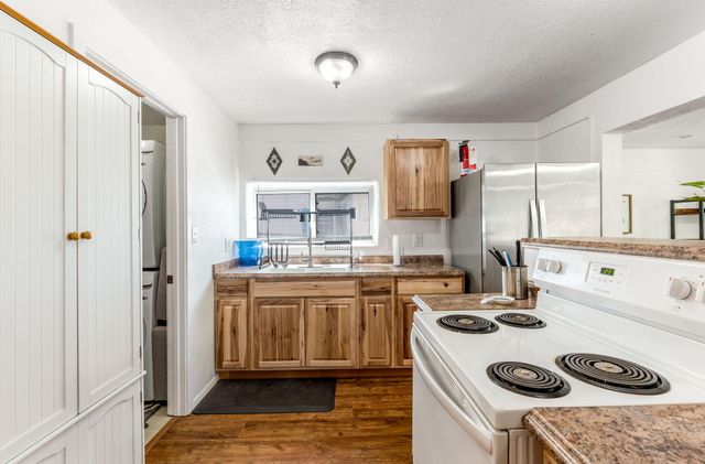 1004 Santa Fe Avenue SW, Albuquerque, NM 87102