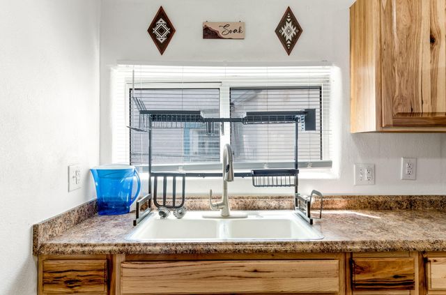 1004 Santa Fe Avenue SW, Albuquerque, NM 87102