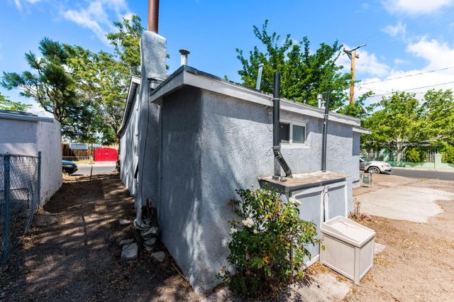 1004 Santa Fe Avenue SW, Albuquerque, NM 87102