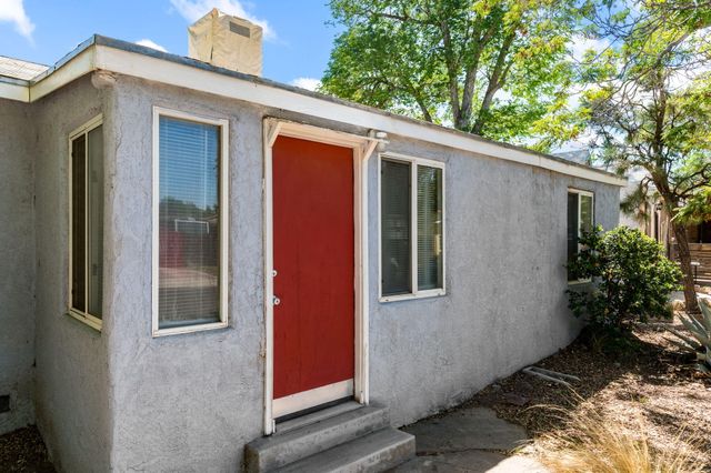 1004 Santa Fe Avenue SW, Albuquerque, NM 87102