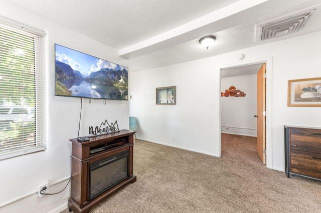 1004 Santa Fe Avenue SW, Albuquerque, NM 87102