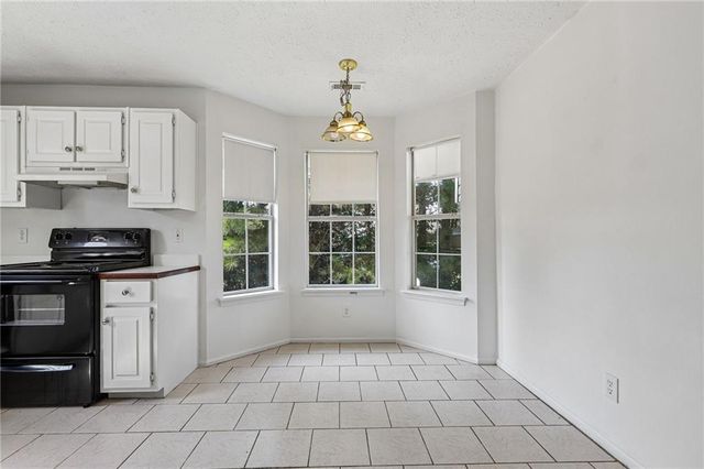 4031 Robin Circle, Atlanta, GA 30349