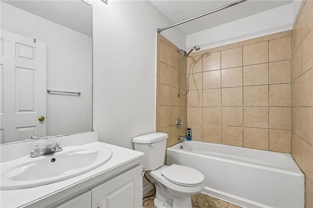 4031 Robin Circle, Atlanta, GA 30349