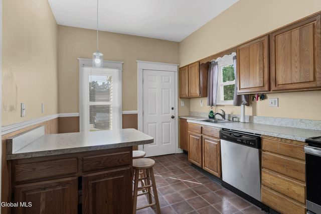 851 Central Parkway, Schenectady, NY 12309