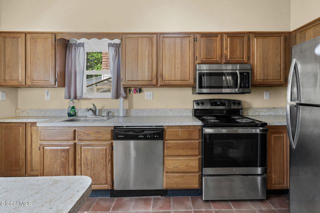 851 Central Parkway, Schenectady, NY 12309