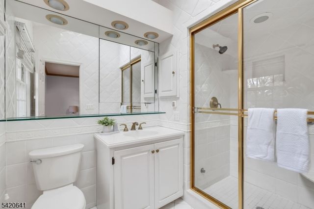 44 Manitou Cir, Westfield Town, NJ 07090