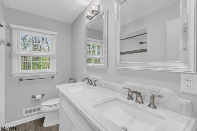 44 Manitou Cir, Westfield Town, NJ 07090