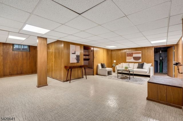 44 Manitou Cir, Westfield Town, NJ 07090