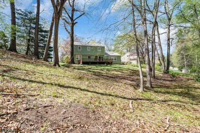 44 Manitou Cir, Westfield Town, NJ 07090