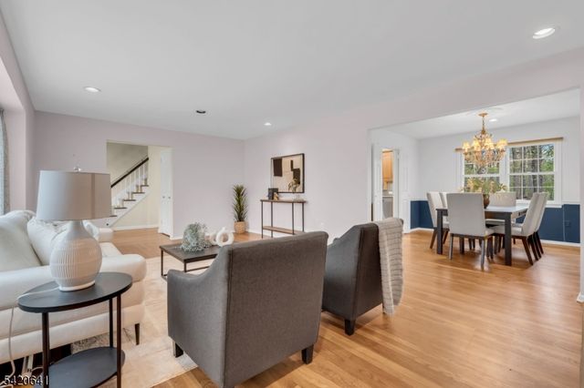 44 Manitou Cir, Westfield Town, NJ 07090