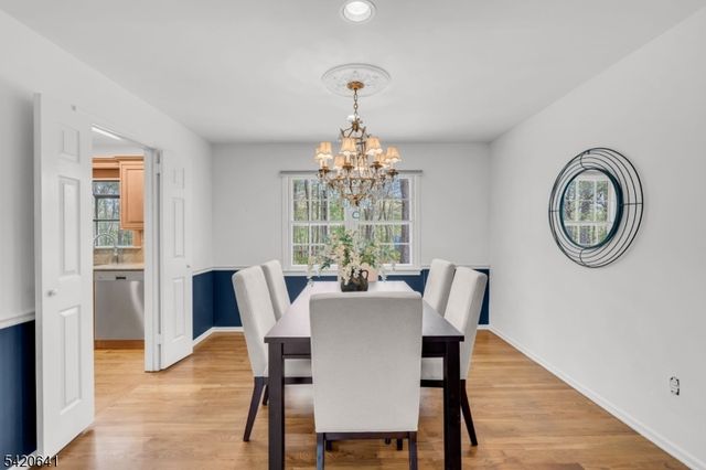 44 Manitou Cir, Westfield Town, NJ 07090