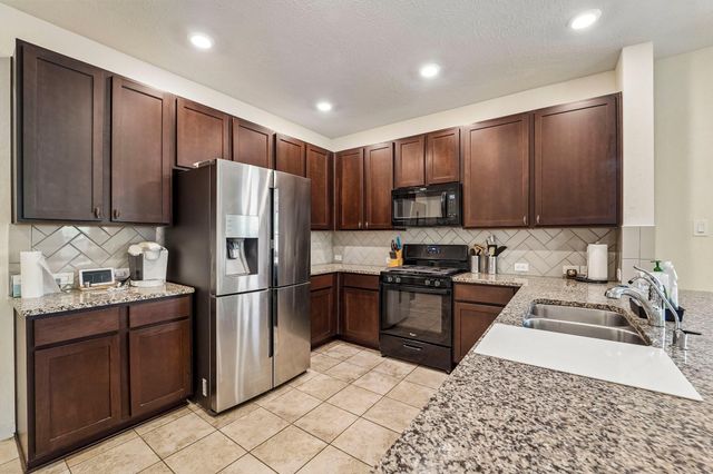 2615 White Bluff Lane, Houston, TX 77038