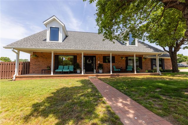 2506 Oak View Drive, Springdale, AR 72762