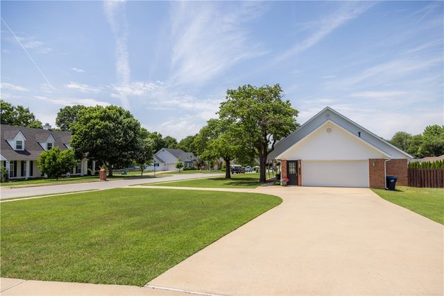 2506 Oak View Drive, Springdale, AR 72762
