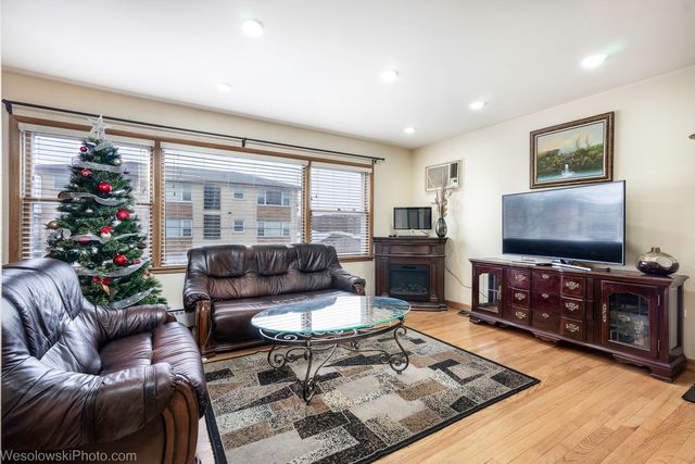 3023 Paris Avenue 205, River Grove, IL 60171