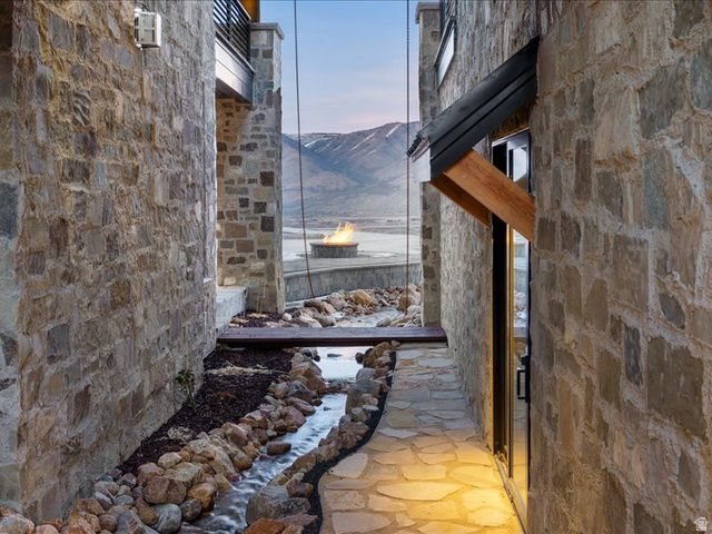 5734 E LEWIS POINT CIR, Huntsville, UT 84317