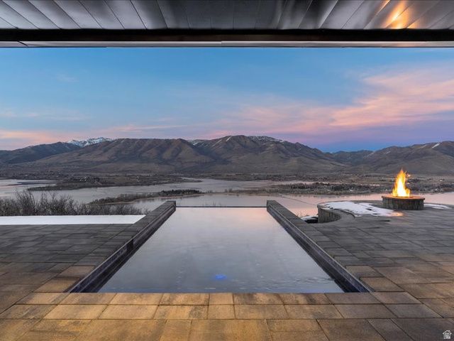 5734 E LEWIS POINT CIR, Huntsville, UT 84317