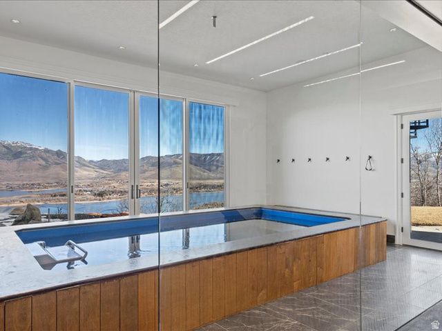 5734 E LEWIS POINT CIR, Huntsville, UT 84317