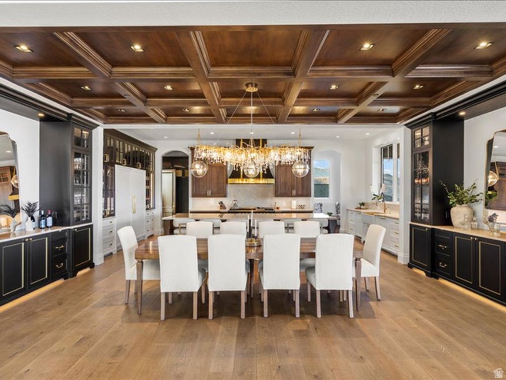 Image 13 of property listing at 5734 E LEWIS POINT CIR, Huntsville, UT 84317