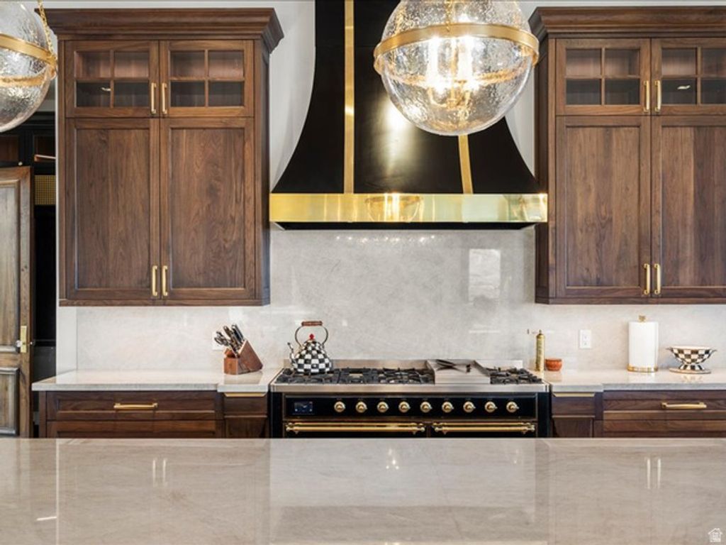 Image 15 of property listing at 5734 E LEWIS POINT CIR, Huntsville, UT 84317