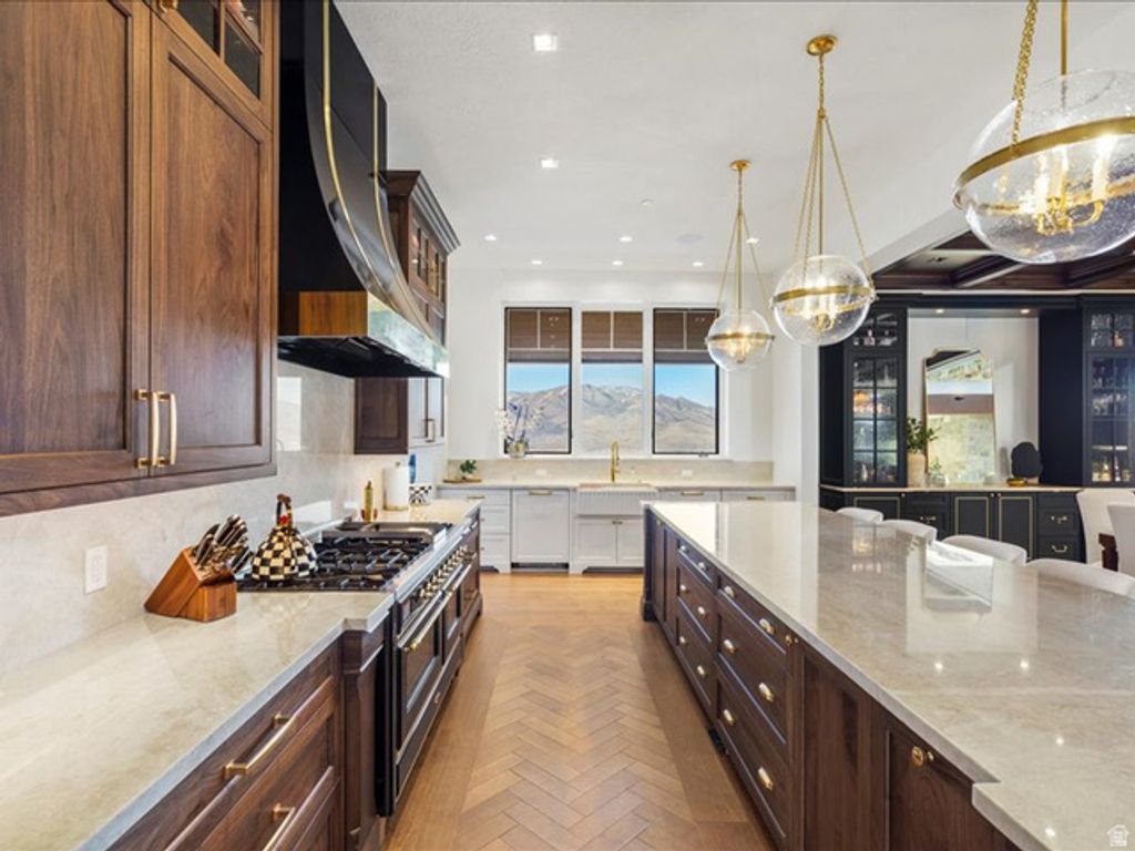 Image 16 of property listing at 5734 E LEWIS POINT CIR, Huntsville, UT 84317