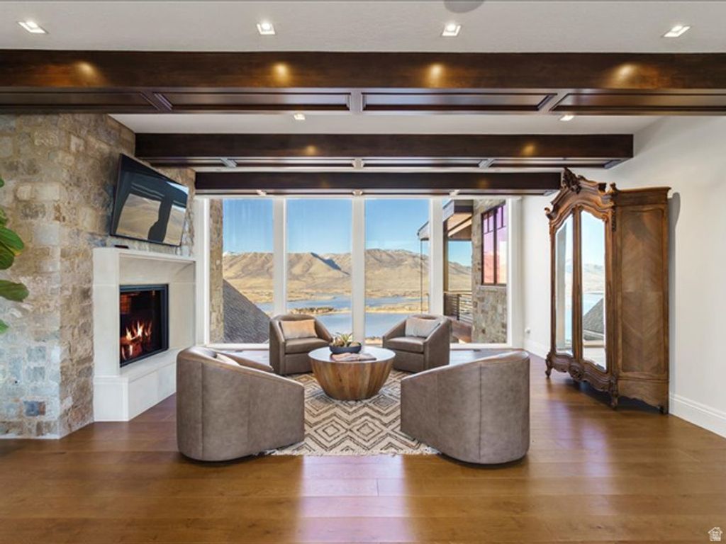 Image 33 of property listing at 5734 E LEWIS POINT CIR, Huntsville, UT 84317