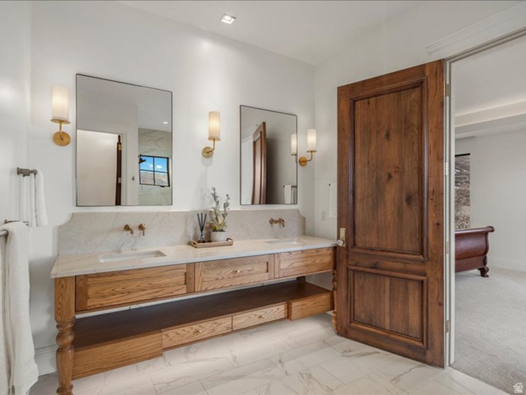 Image 59 of property listing at 5734 E LEWIS POINT CIR, Huntsville, UT 84317